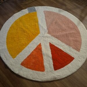 Peace sign circle accent rug